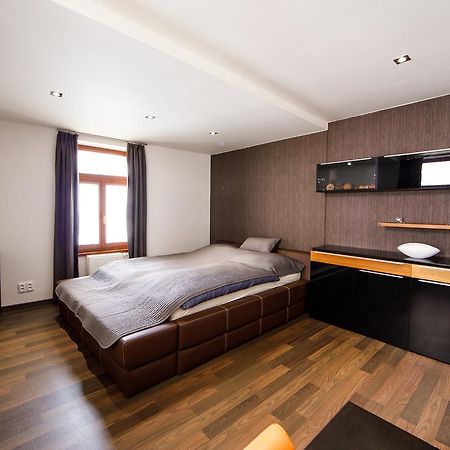 Aplend City Apartments Na Vrsku บราติสลาวา ภายนอก รูปภาพ