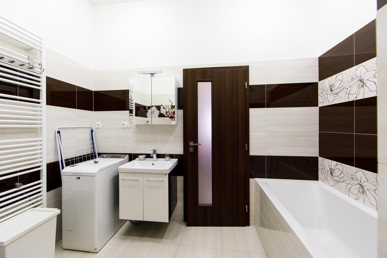 Aplend City Apartments Na Vrsku บราติสลาวา ภายนอก รูปภาพ